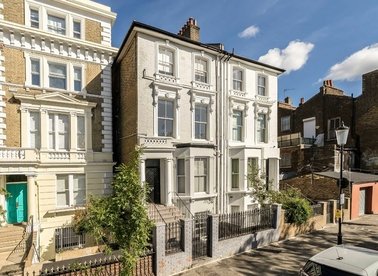 Properties for sale in Cambridge Gardens - W10 5UB view1