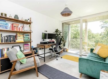 Properties for sale in Cambridge Heath Road - E2 9LH view1