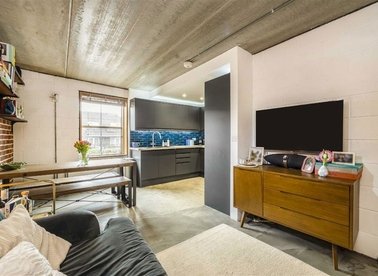 Properties for sale in Cambridge Heath Road - E2 9RA view1