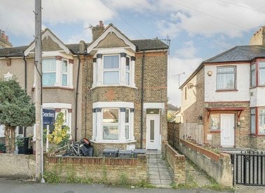 Properties for sale in Cambridge Road - TW4 7BH view1