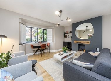 Properties for sale in Cambridge Road - SW11 4RR view1