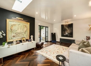 Properties for sale in Camden Mews - NW1 9DA view1