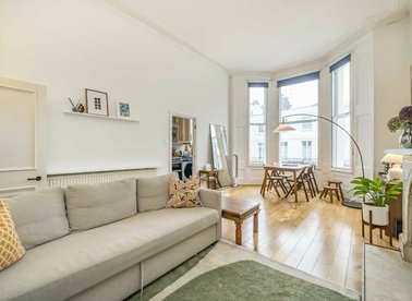 Properties for sale in Campden Grove - W8 4JQ view1