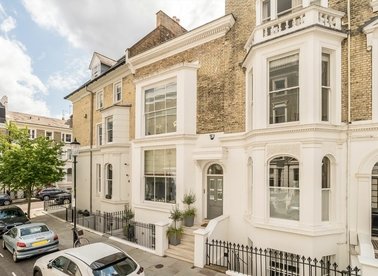 Properties for sale in Campden Hill Gardens - W8 7AZ view1