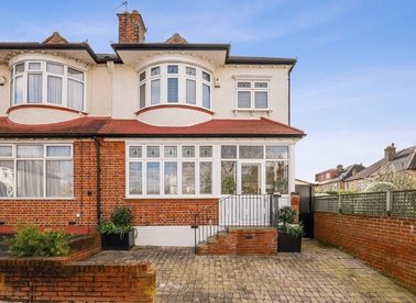 Properties for sale in Canterbury Grove - SE27 0PB view1
