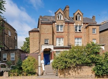 Properties for sale in Carleton Road - N7 0ET view1