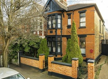 Properties sold in Carlyle Road - W5 4BP view1