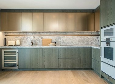Properties for sale in Carnation Way - SW8 5GZ view1
