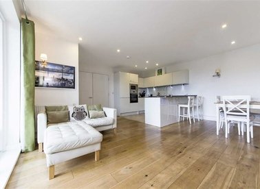 Properties for sale in Carpenters Place - SW4 7TD view1
