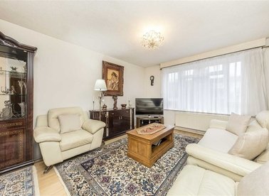 Properties for sale in Carston Close - SE12 8DX view1