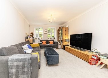 Properties for sale in Catherine Drive - TW9 2BX view1