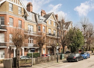 Properties for sale in Cavendish Gardens - SW4 8QW view1