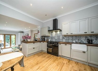 Properties for sale in Cavendish Road - SW12 0BH view1