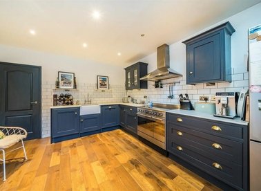 Properties for sale in Cavendish Road - SW12 0DD view1