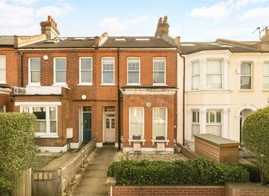 Properties for sale in Cavendish Road - SW12 0BN view1