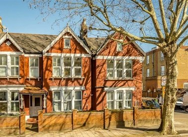 Properties for sale in Cavendish Road - SW12 0BH view1