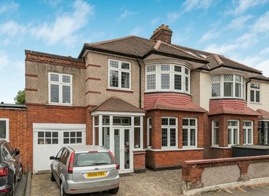 Properties for sale in Cawdor Crescent - W7 2DD view1