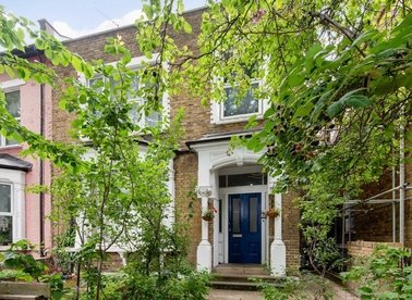 Properties for sale in Cazenove Road - N16 6PA view1