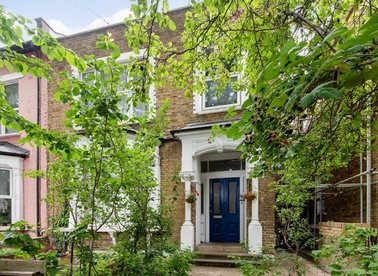 Properties sold in Cazenove Road - N16 6PA view1