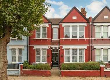 Properties for sale in Cedar Road - NW2 6SS view1