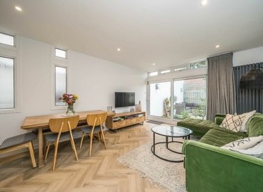 Properties for sale in Cedars Road - SW4 0PS view1