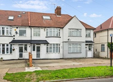 Properties for sale in Central Avenue - TW3 2QL view1