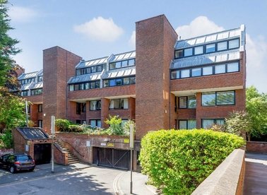 Properties for sale in Chandos Way - NW11 7HF view1