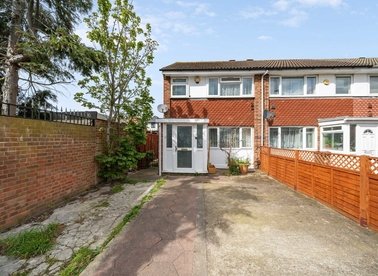 Properties for sale in Channel Close - TW5 0PJ view1
