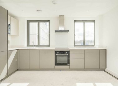 Properties for sale in Chatfield Road - SW11 3UL view1