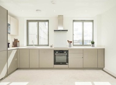 Properties for sale in Chatfield Road - SW11 3UL view1