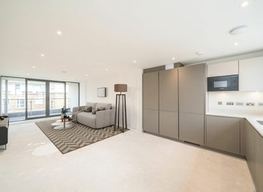 Properties for sale in Chatfield Road - SW11 3UL view1