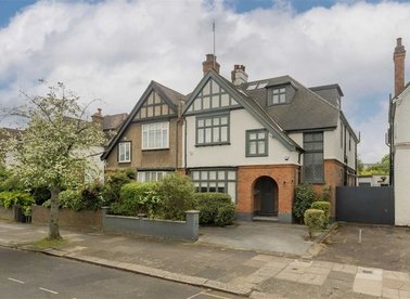 Properties for sale in Chatsworth Road - NW2 5QU view1