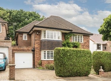 Properties for sale in Chatsworth Road - W5 3DD view1