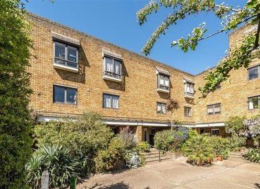 Properties for sale in Chesterton Square - W8 6PH view1