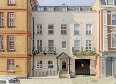 Properties for sale in Cheyne Walk - SW3 5LX view1