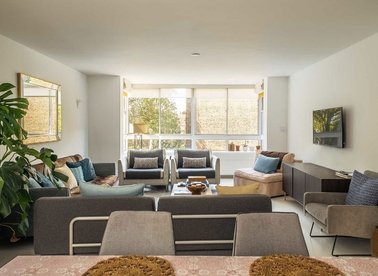 Properties for sale in Cheyne Walk - SW3 5HG view1
