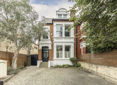 Properties for sale in Chiswick Lane - W4 2LR view1