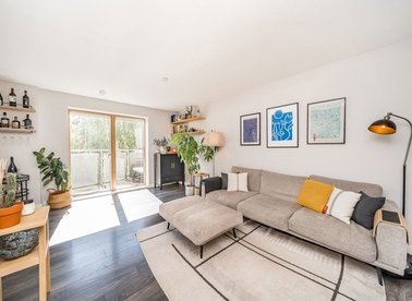 Properties for sale in Chris Pullen Way - N7 9FG view1