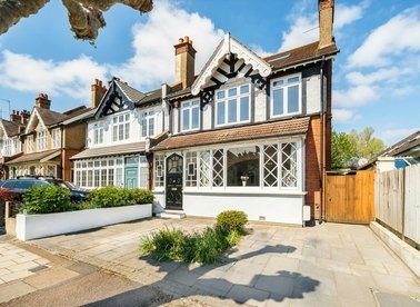 Christchurch Avenue, London, N12