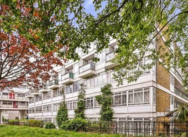 Properties for sale in Churchill Gardens - SW1V 3BD view1