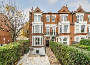 Properties for sale in Clapham Common North Side - SW4 9SB view1