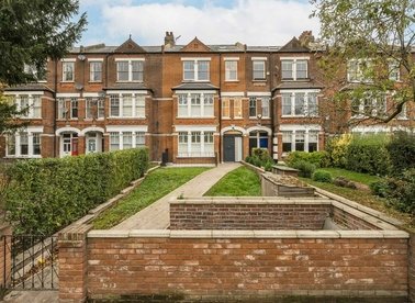 Properties for sale in Clapham Common North Side - SW4 9RY view1