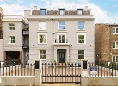 Properties for sale in Clapham Common South Side - SW4 9DA view1