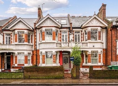 Properties for sale in Clapham Common West Side - SW4 9BA view1