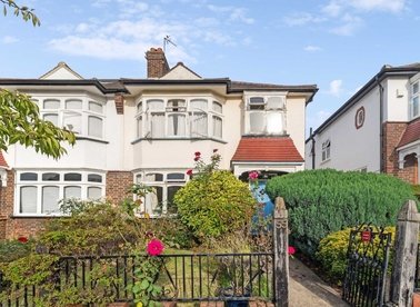 Properties for sale in Claremont Road - W13 0DJ view1