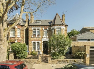 Properties for sale in Claremont Road - TW1 2QX view1