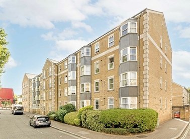 Properties for sale in Clarence Mews - SE16 5GB view1