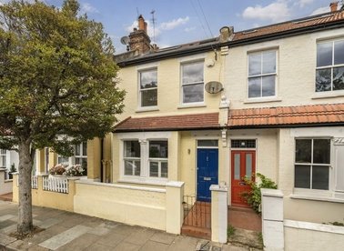 Claxton Grove, London, W6