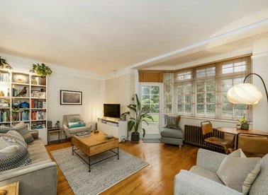 Properties for sale in Cleve Road - NW6 3RN view1