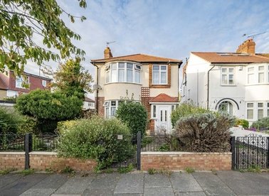 Properties for sale in Cleveland Road - TW7 7EY view1
